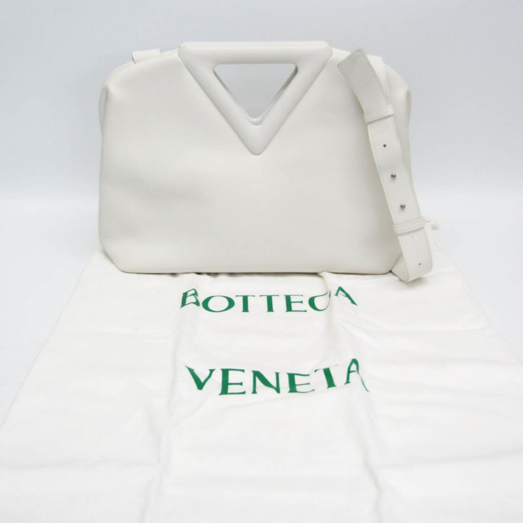 Bottega Veneta Point Medium Men,Women Leather Handbag,Shoulder Bag