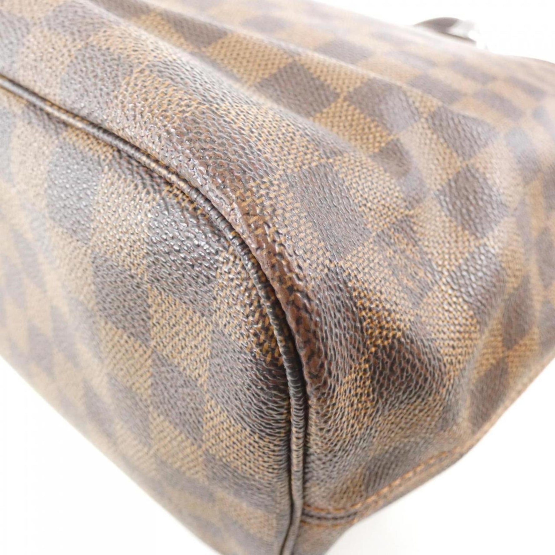 Louis Vuitton Damier Neverfull MM Handbag