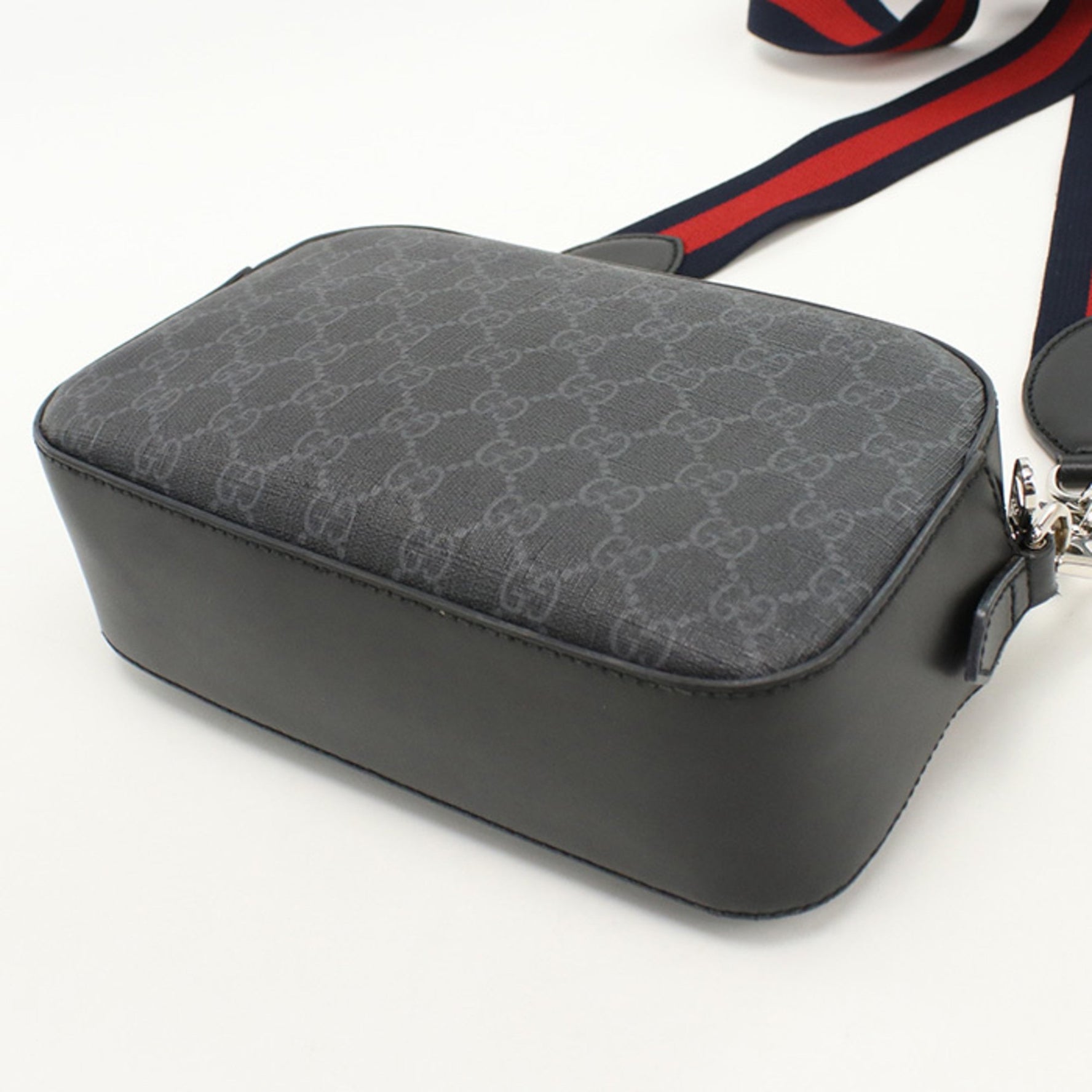 GUCCI GG Supreme Crossbody Shoulder Bag
