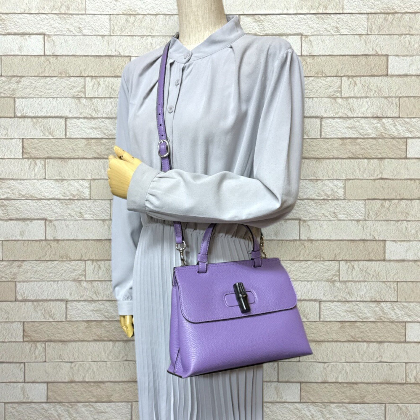 Gucci Daily Bamboo Shoulder Bag Leather