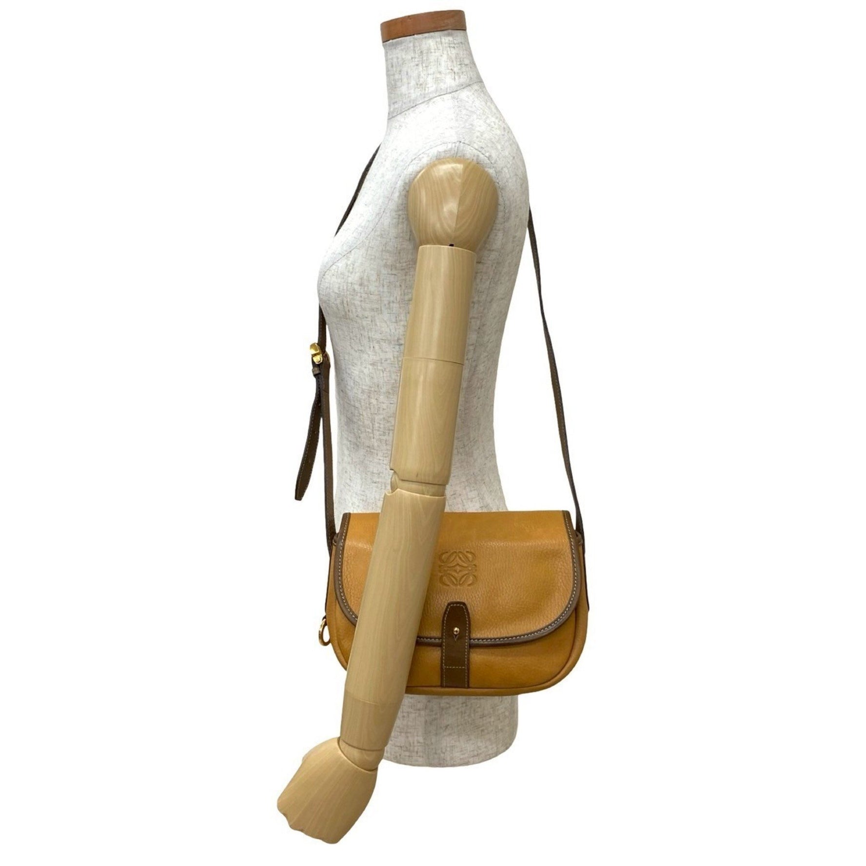 LOEWE Vintage Anagram Logo Engraved Leather Shoulder Bag/Pochette/Sacoche in and Camel