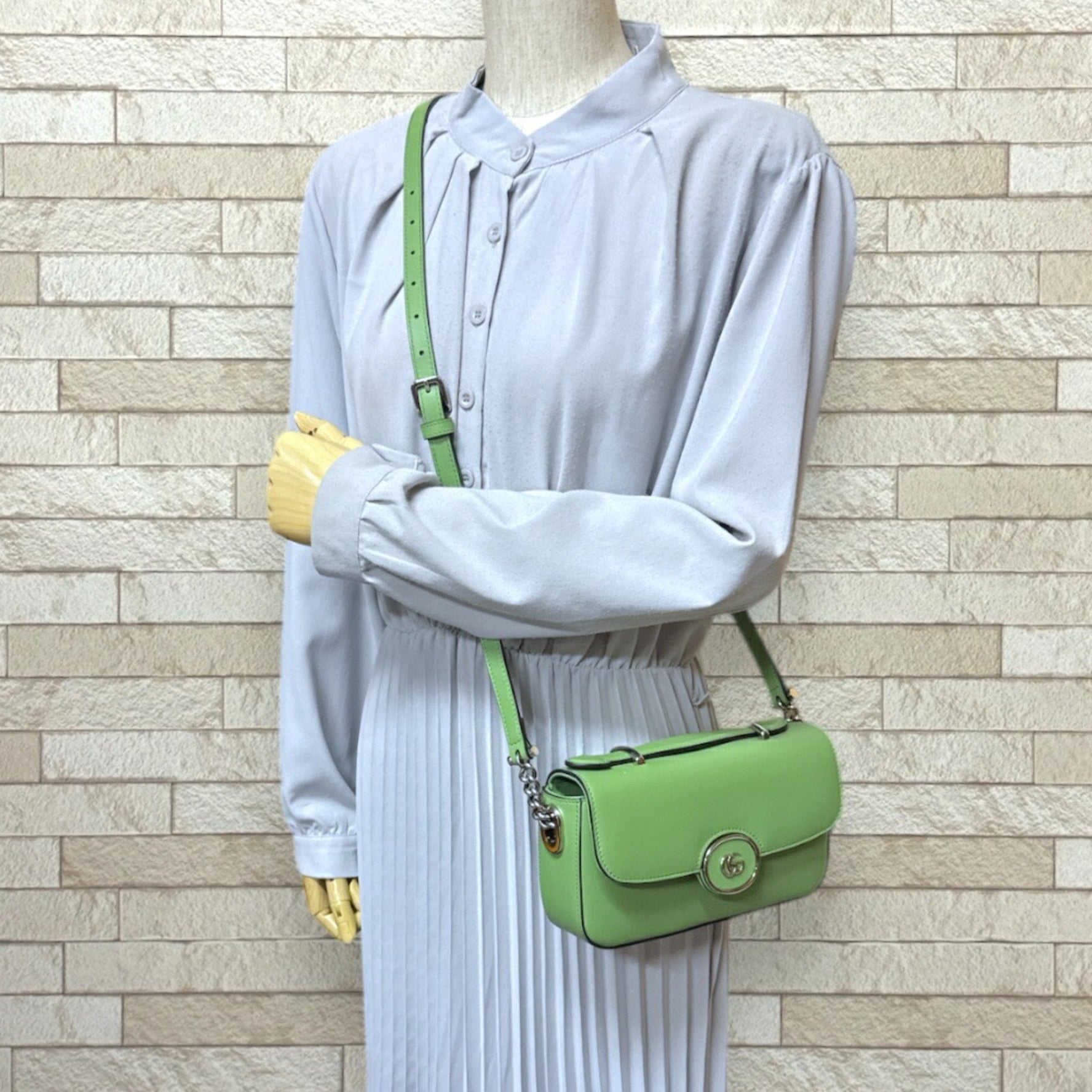 Gucci Petit GG Shoulder Bag Leather