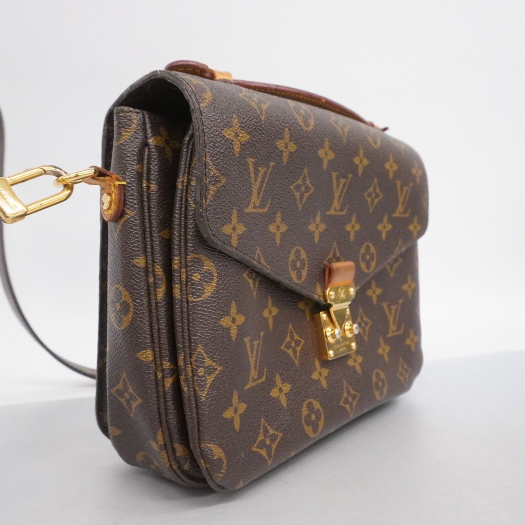 Louis Vuitton Monogram Pochette Metis MM Handbag
