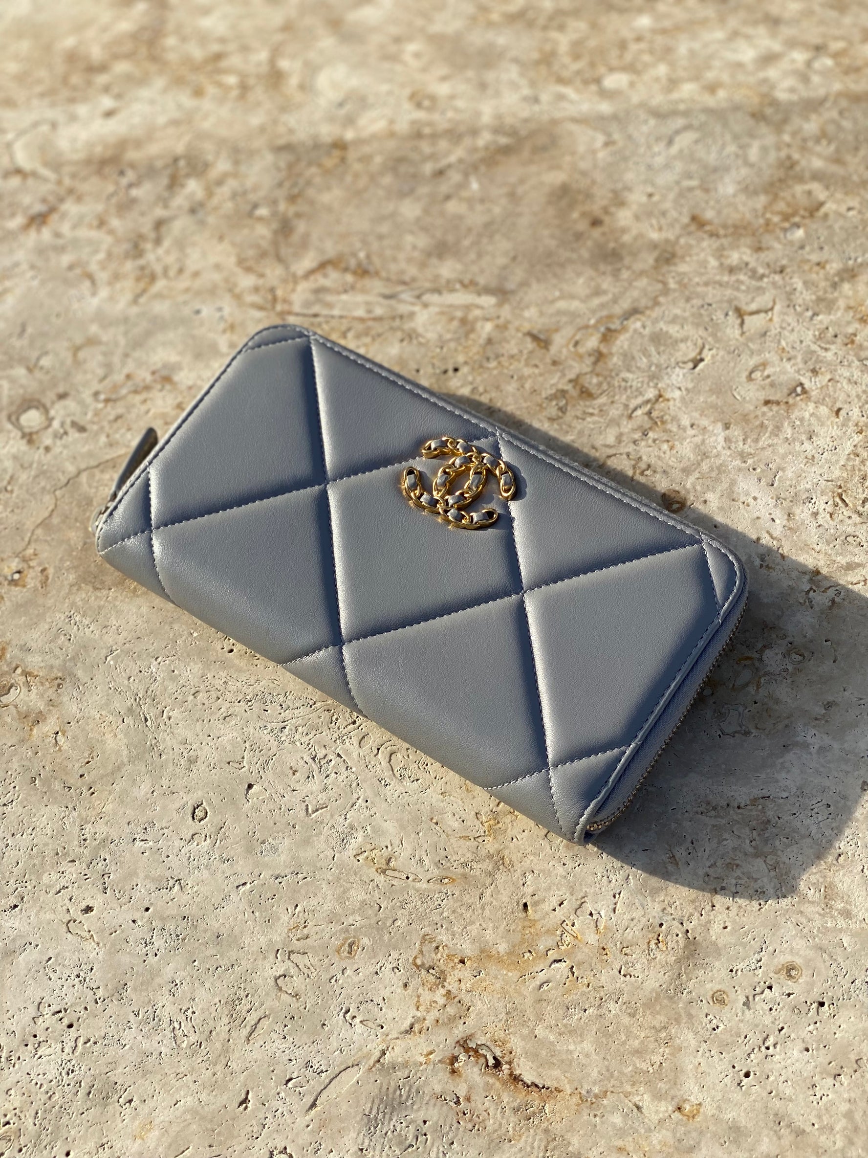 Chanel 19 wallet
